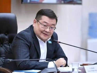 Депутат Сарым призвал не включать лишенных прав в амнистию