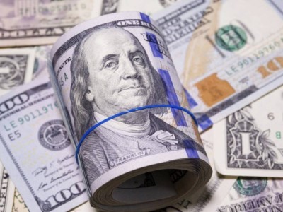 Доллар упал до 475 тенге на фоне заявлений Нацбанка