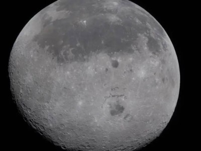 "Обратная сторона Луны". Первые кадры спутника Земли показали астронавты миссии "Артемида-2"