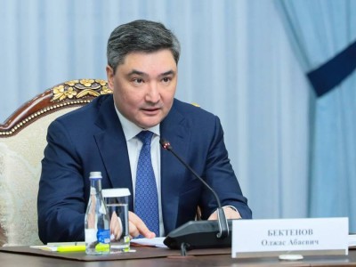 Бектенов поручил госорганам реализовать план мероприятий по разъяснению Конституции