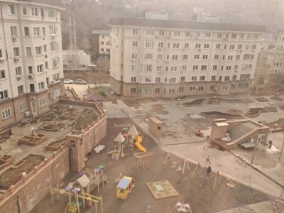 Элитная баня в центре двора ЖК возмутила алматинцев