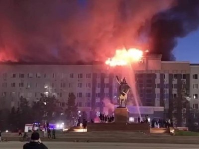 В Актобе загорелся областной акимат