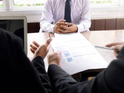 Самые "дорогие" специалисты: казахстанцы просят зарплату до 4,2 миллиона тенге в месяц