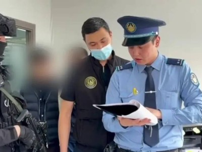 В Актобе "помогайки" арендовали кабинеты в здании, где находится ЦОН