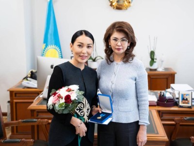 Токаев наградил журналистку Самал Ибраеву медалью «Ерен еңбегі үшін»