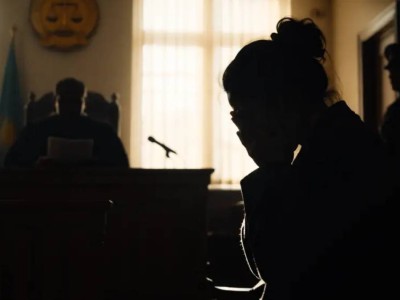 Казахстанка защитила мужа от убийцы и получила большой срок, но ее освободили