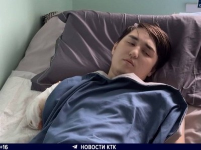 "Размозжило бетономешалкой". Подрабатывавший на стройке студент лишился руки в Семее