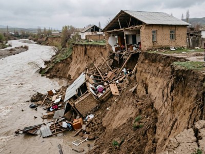Жизнь на краю обрыва: почему десятки домов в Туркестанской области могут уйти под воду