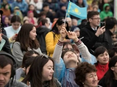 Запрос на перемены зашкаливает: 71,6% казахстанцев хотят реформ