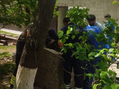 Девочка упала в 24-метровый колодец в Шымкенте