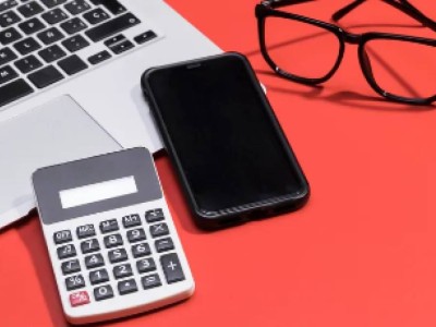 Просрочка по кредиту: казахстанцам напомнили о риске ареста счетов и запрета на выезд