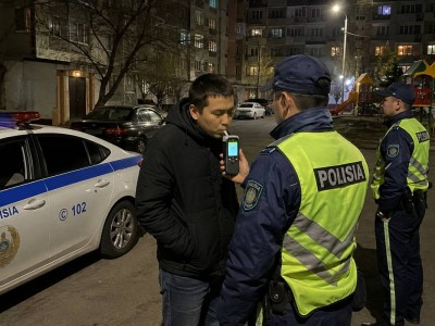 «Подстава от трезвого водителя?»: видео из Павлодара обсуждают в сети