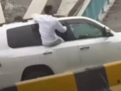 В Алматы задержали автокортеж со школьниками