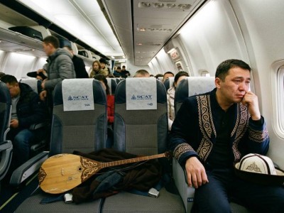 SCAT не пропустил известного музыканта в самолет с домброй