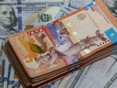 Курсы валют в обменниках Казахстана на 31 мая: доллар приблизился к 490 тенге