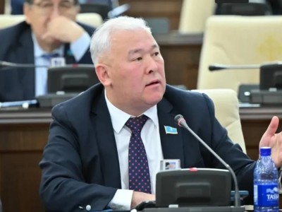 Нотариусы не смогут оформлять долги без согласия должника - депутат Мурат Абенов сделал заявление