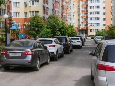 Запрет на парковку во дворах с 1 июля: в МВД сделали заявление