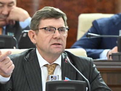 Праздников в Казахстане стало слишком много - депутат