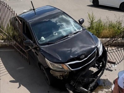 Перепутала педали: девушка попала в ДТП во время сдачи экзамена на водительские права (ВИДЕО)