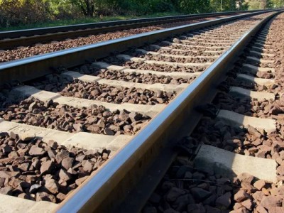 Пятилетний ребенок чуть не попал под поезд в Туркестанской области