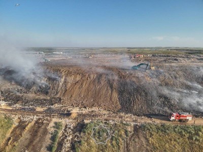 Пожар на мусорном полигоне в Астане: к тушению привлекли 120 человек и 150 единиц техники