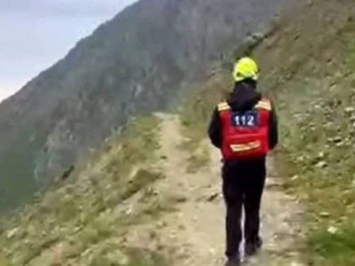 Трое туристов потерялись при восхождении в горах Алматы (ВИДЕО)