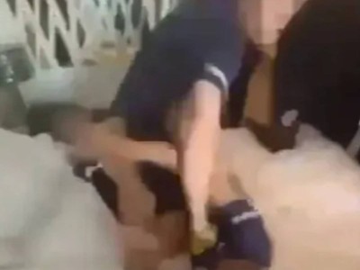 Видео драки футболистов Англии вызвало резонанс в соцсетях