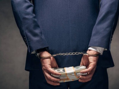 В Жамбылской области начался суд над главой департамента медфармконтроля по делу о взятке