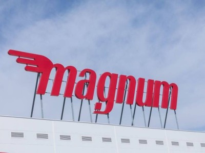 «Сама виновата»: сотрудница Magnum заявила, что лишилась работы после жалобы на снимавшего ее курьера