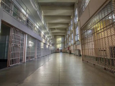 15-летнего парня приговорили к 100 годам заключения: что он натворил