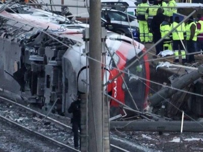 При столкновении двух поездов погибли 46 человек