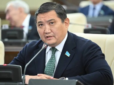 Депутат Бакытжан Базарбек впервые прокомментировал ДТП с его участием
