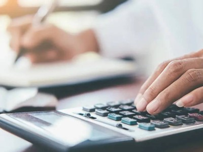 Казахстанцев хотят освободить от налога при списании кредитов