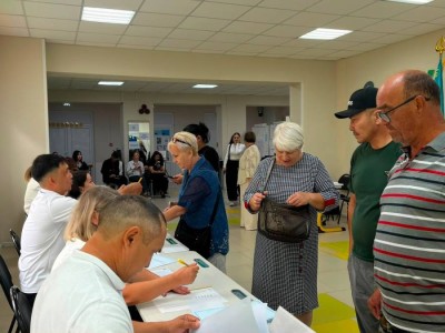 Последний час голосования: казахстанцы продолжают реализовывать свое право голоса