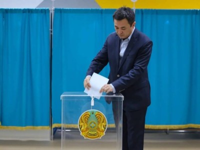 Партия «Әділет» распределила депутатские мандаты в Курултай I созыва