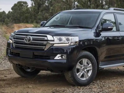Бронированный Land Cruiser за 39 млн тенге передают силовикам в Алматы