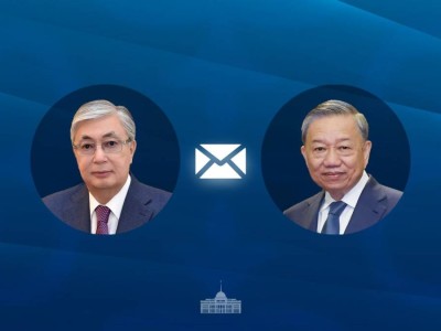 Токаев поздравил Президента Вьетнама с Днем независимости