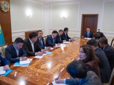 Ерлан Карин провел совещание по вопросам внутренней политики