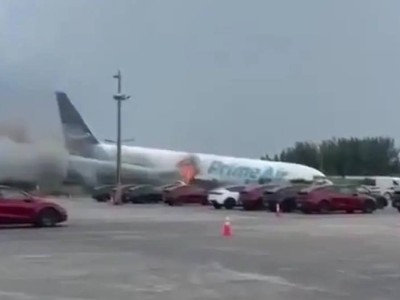 Самолёт насмерть сбил пятерых человек при посадке в Майами