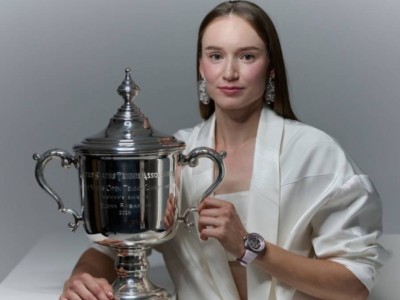 Елена Рыбакина официально возглавила мировой рейтинг WTA