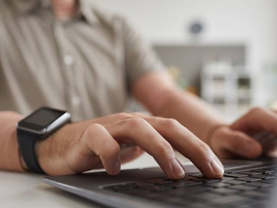 Женатого мужчину подозревают в интимной связи со школьником в Актобе