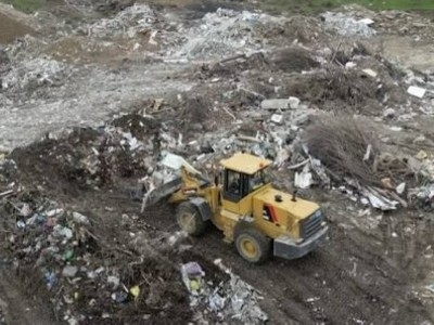 Жилых домов не видно за кучей мусора: в Шымкенте Жаңа адамдар добились ликвидации незаконной свалки