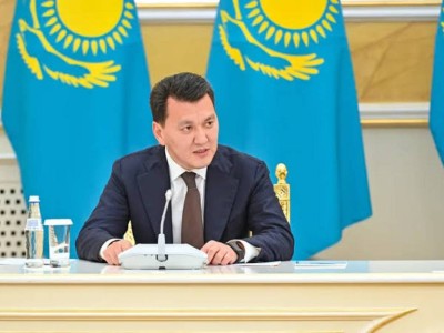 Государство не просто реагирует, а принимает системные решения — Ерлан Карин о ситуации в Мангистау