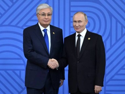 Песков назвал Токаева политически мощной фигурой