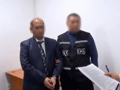 По 9 лет каждому: КНБ показал видео задержания двух судей
