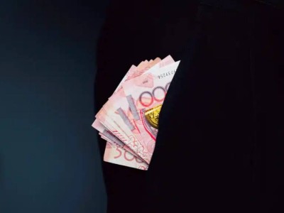 93 подозреваемых и 3,7 млрд тенге ущерба: КНБ обнародовал итоги антикоррупционных спецопераций