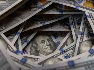 Курс доллара резко "развернулся": валюта снова начала дешеветь