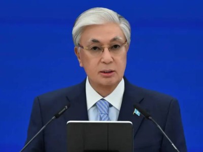 Токаев подписал указ о досрочном прекращении полномочий маслихатов всех уровней