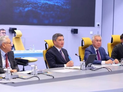 Олжас Бектенов провел совещание по вопросам цифровой трансформации сферы труда и социальной защиты населения
