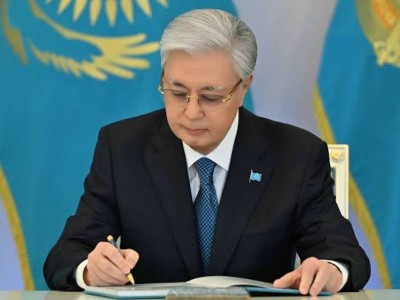 Перевод госслужащих на другие должности: Токаев подписал указ